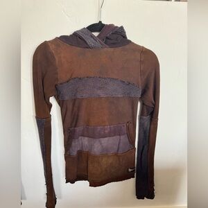 EUC XS WILDHORSE APPAREL HOODIE
Browns and purples